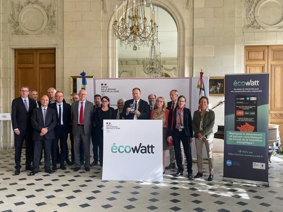 Autour du préfet Didier Martin, les services de l'État s'engagent dans la charte Ecowatt - 19 octobre 2022 